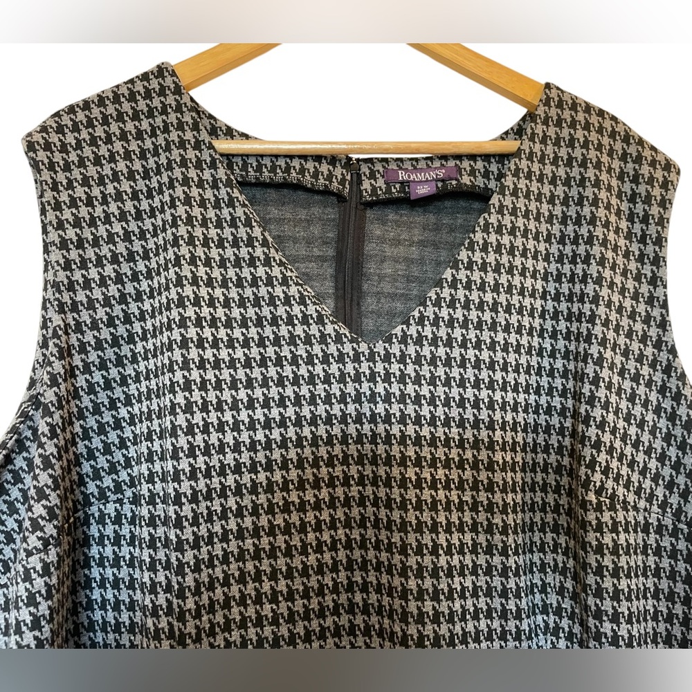 ROAMAN'S Black/Gray Houndstooth Checked V-Neck Sleeveless Sheath Dress - Sz 32W - Picture 2 of 13
